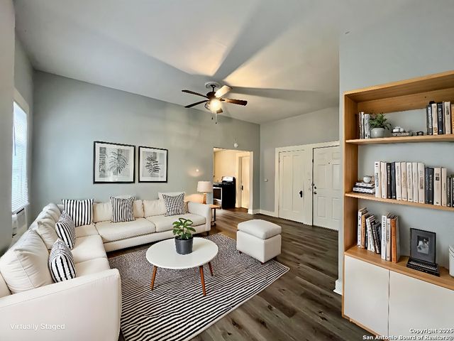 319 Army Blvd Apt 4, San Antonio, TX 78215