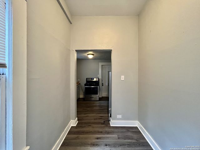 319 Army Blvd Apt 4, San Antonio, TX 78215