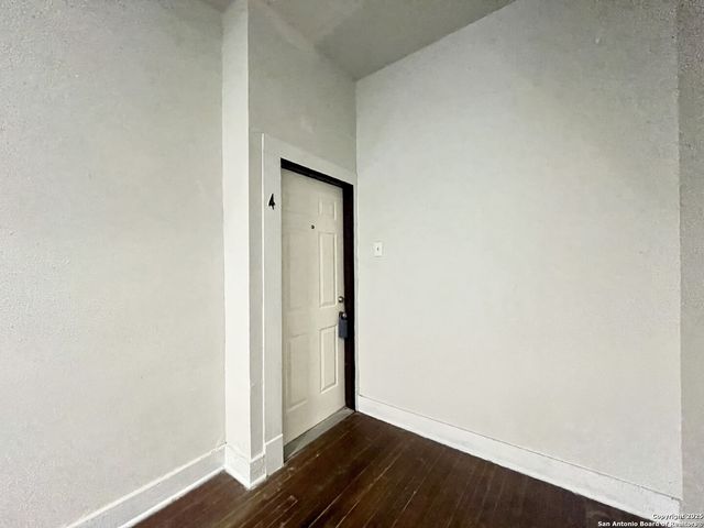 319 Army Blvd Apt 4, San Antonio, TX 78215