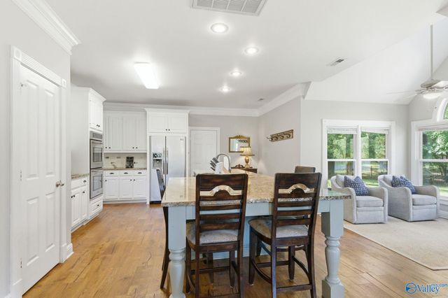 2619 Elderdale Drive SE, Owens Cross Roads, AL 35763
