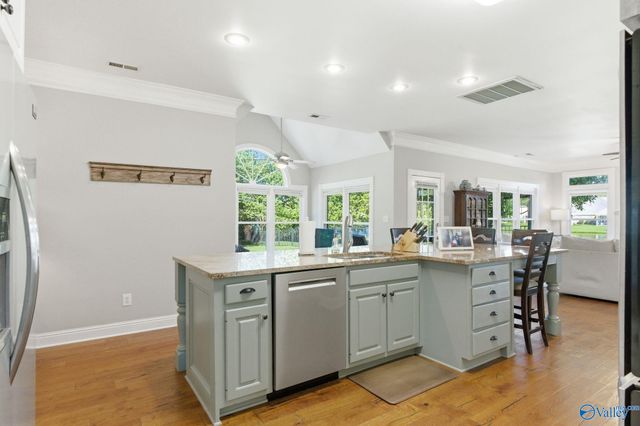 2619 Elderdale Drive SE, Owens Cross Roads, AL 35763