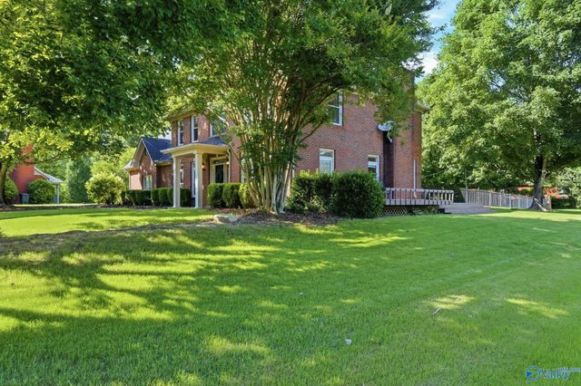2619 Elderdale Drive SE, Owens Cross Roads, AL 35763