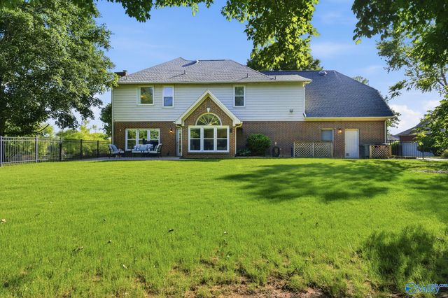 2619 Elderdale Drive SE, Owens Cross Roads, AL 35763