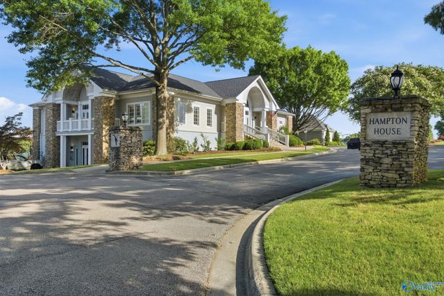 2619 Elderdale Drive SE, Owens Cross Roads, AL 35763