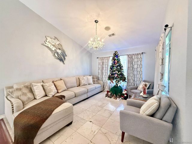 1423 Vista Grande Rd, El Cajon, CA 92019