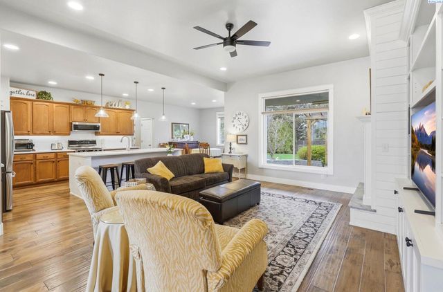 3306 Turquoise Ct, Pasco, WA 99301