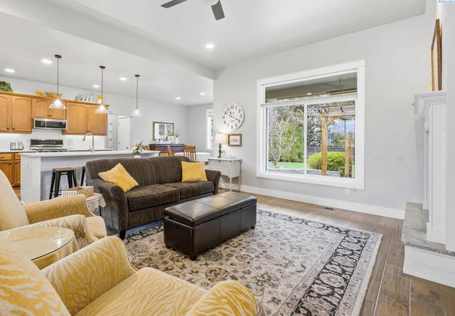 3306 Turquoise Ct, Pasco, WA 99301