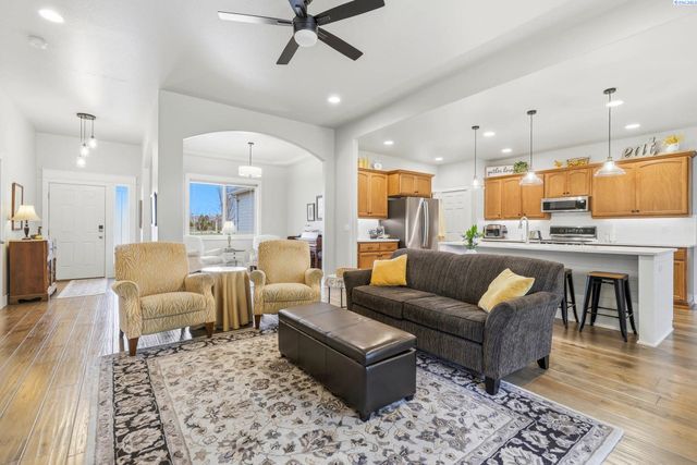 3306 Turquoise Ct, Pasco, WA 99301