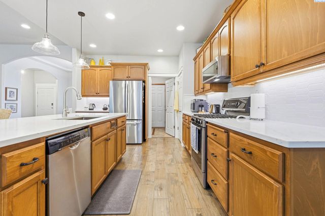 3306 Turquoise Ct, Pasco, WA 99301