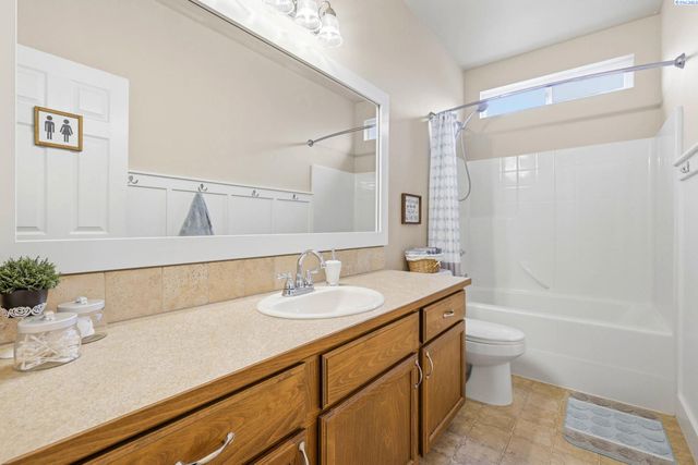 3306 Turquoise Ct, Pasco, WA 99301