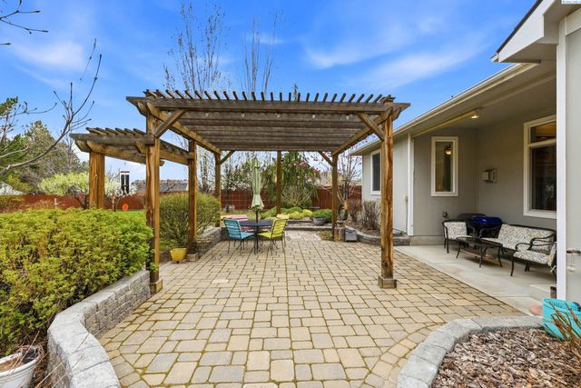 3306 Turquoise Ct, Pasco, WA 99301