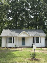 112 Bavaria RD, Hohenwald, TN 38462