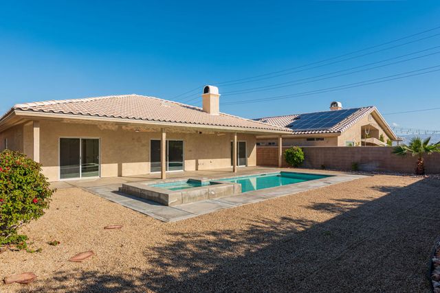 74137 Academy Lane E, Palm Desert, CA 92211