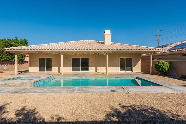 74137 Academy Lane E, Palm Desert, CA 92211