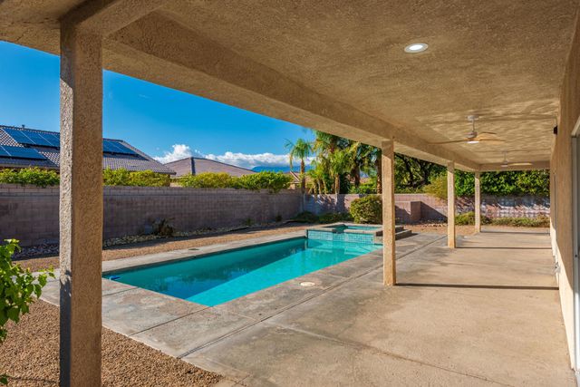 74137 Academy Lane E, Palm Desert, CA 92211