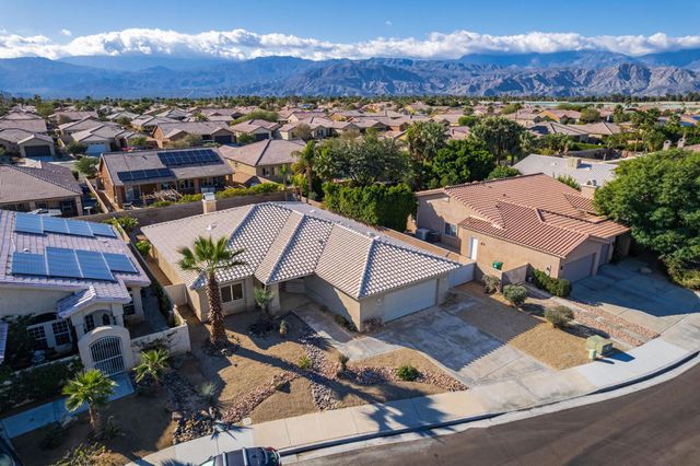 74137 Academy Lane E, Palm Desert, CA 92211