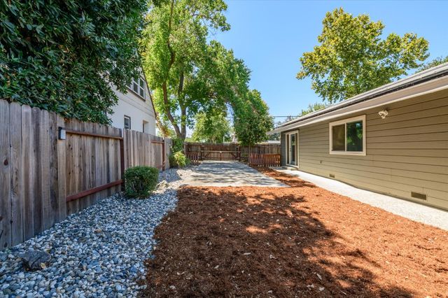 502 W Keystone Ave, Woodland, CA 95695