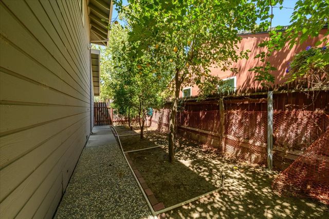 502 W Keystone Ave, Woodland, CA 95695