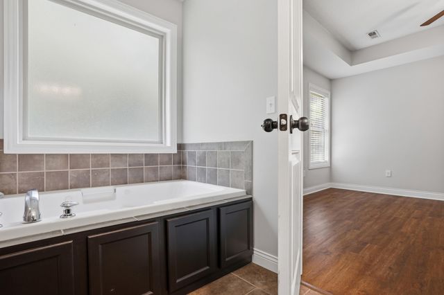 3108 RED BAY CREEK RD, Columbia, MO 65203