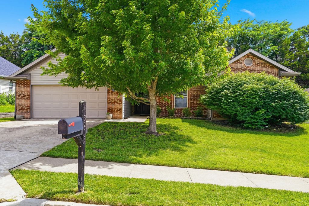 3108 RED BAY CREEK RD, Columbia, MO 65203