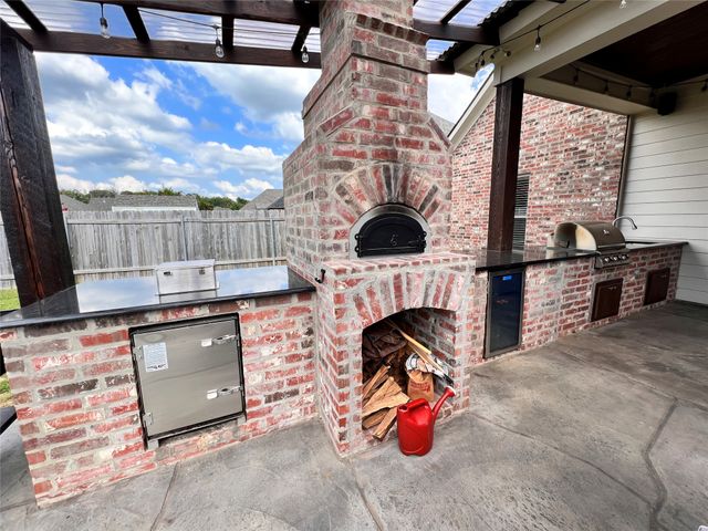 725 Dumaine Drive, Bossier City, LA 71111