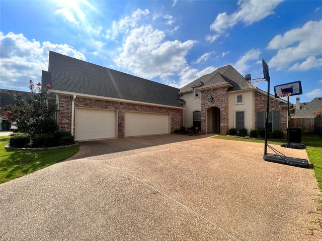 725 Dumaine Drive, Bossier City, LA 71111