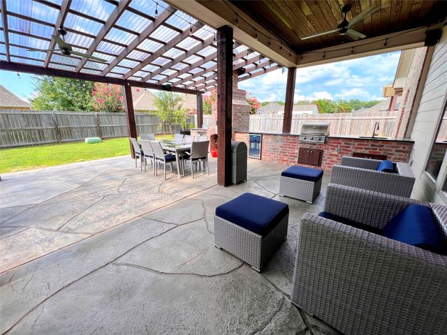 725 Dumaine Drive, Bossier City, LA 71111