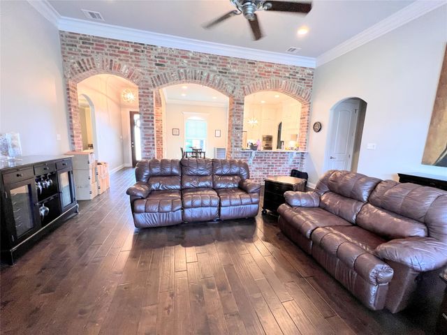 725 Dumaine Drive, Bossier City, LA 71111