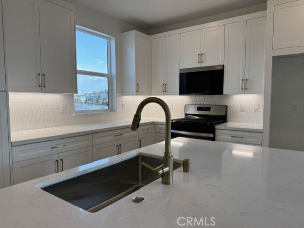 16676 E Preserve Loop, Chino, CA 91708 — photo 2