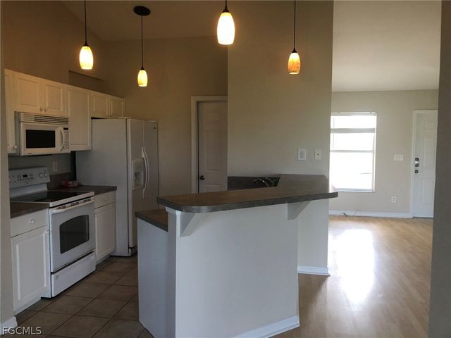 1004 NW 7th AVE, Cape Coral, FL 33993