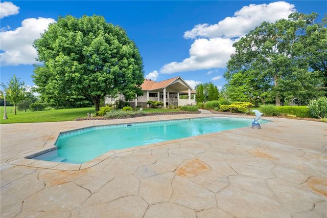 15901 Mt Olive Road, Gravette, AR 72736