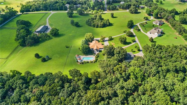 15901 Mt Olive Road, Gravette, AR 72736