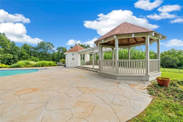 15901 Mt Olive Road, Gravette, AR 72736