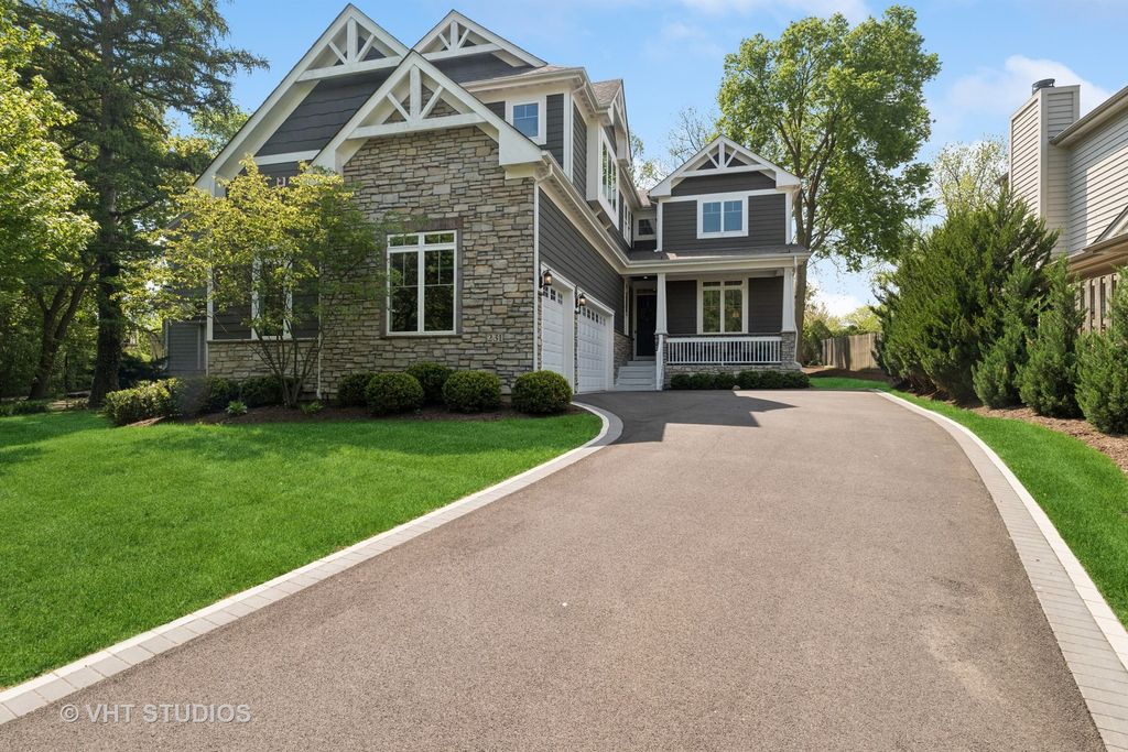 231 Walnut Street, Libertyville, IL 60048