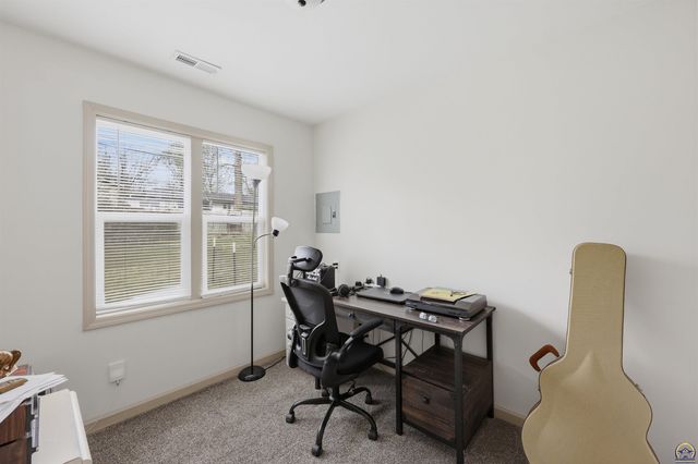2321 SW Morningside RD, Topeka, KS 66614