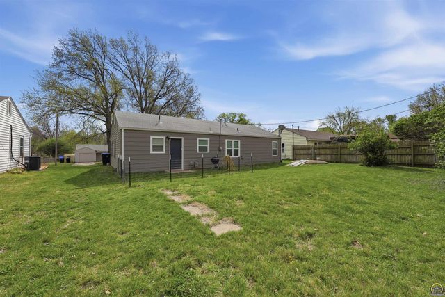 2321 SW Morningside RD, Topeka, KS 66614