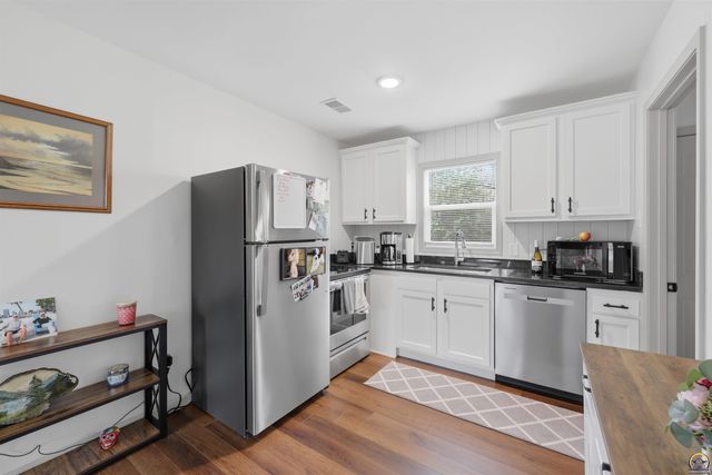 2321 SW Morningside RD, Topeka, KS 66614