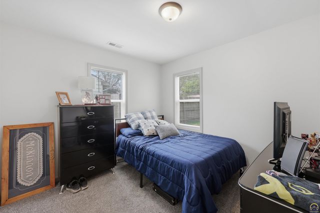2321 SW Morningside RD, Topeka, KS 66614