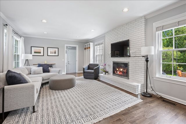 910 Chippewa Lane, Wilmette, IL 60091