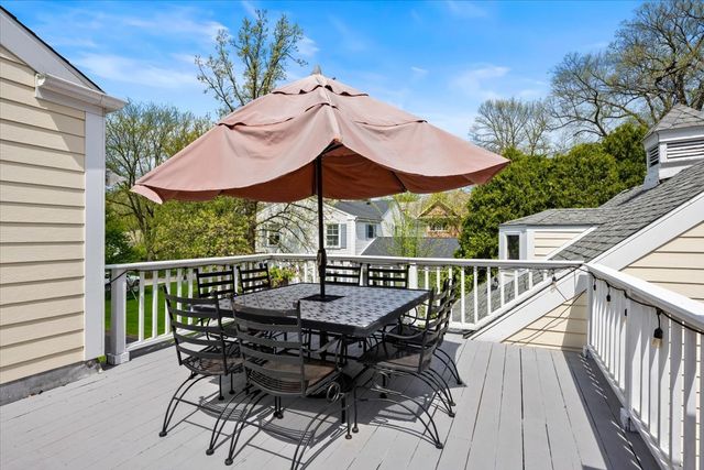 910 Chippewa Lane, Wilmette, IL 60091