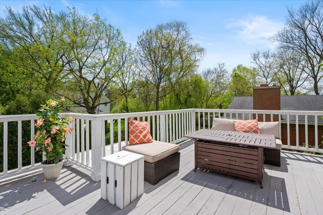 910 Chippewa Lane, Wilmette, IL 60091