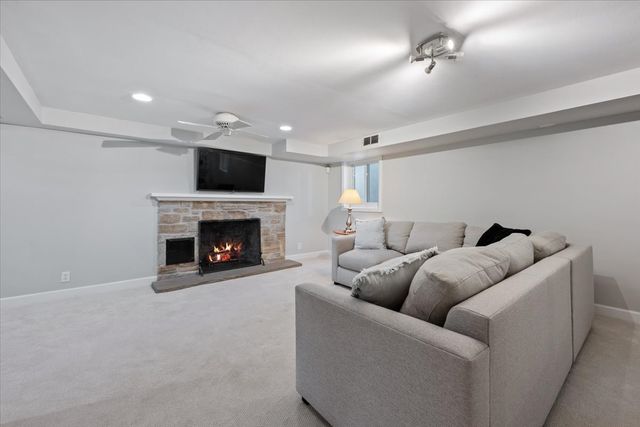 910 Chippewa Lane, Wilmette, IL 60091
