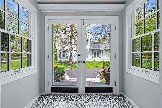 910 Chippewa Lane, Wilmette, IL 60091
