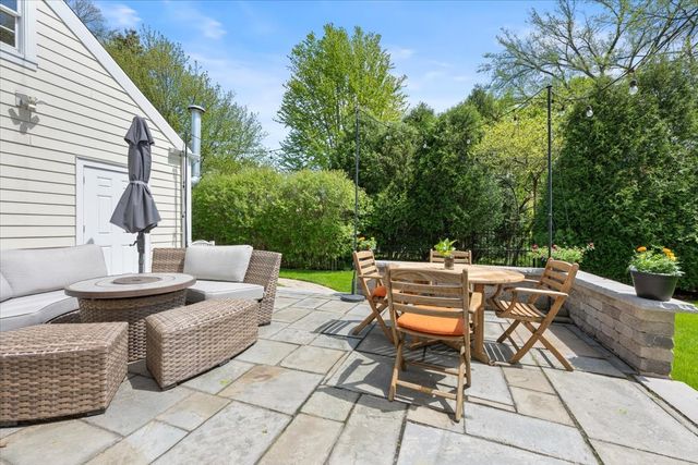 910 Chippewa Lane, Wilmette, IL 60091