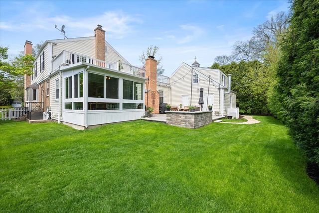 910 Chippewa Lane, Wilmette, IL 60091