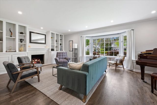 910 Chippewa Lane, Wilmette, IL 60091