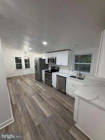 13577 COUNTYLINE CHURCH RD, Woodford, VA 22580