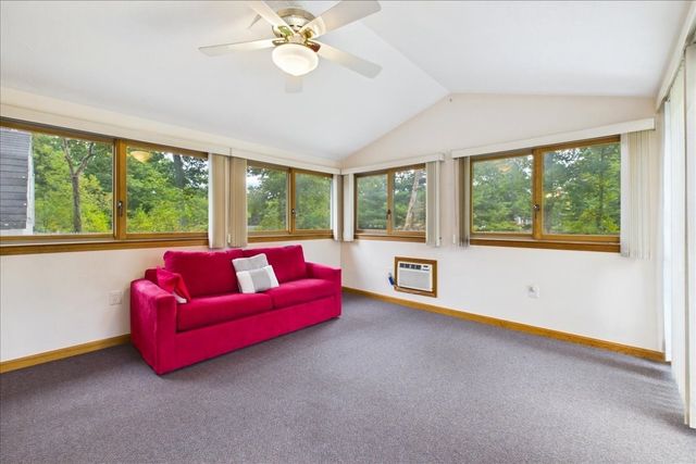 25 Oakview Cir, Medway, MA 02053