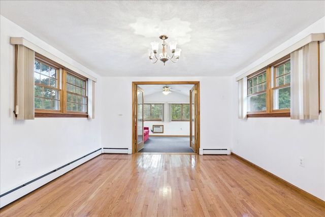 25 Oakview Cir, Medway, MA 02053