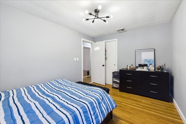 25 Oakview Cir, Medway, MA 02053